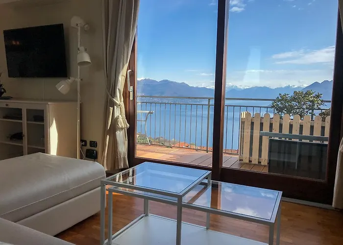 Penthouse San Rocco Στρέσα