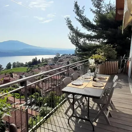 Penthouse San Rocco شقة *