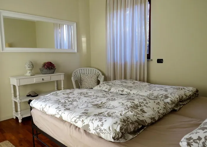 شقة Penthouse San Rocco ستريزا